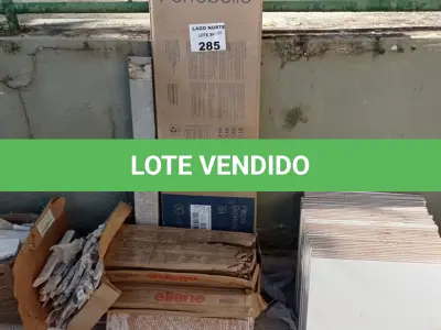 LOTE 285 - 01 LOTE COM CERÂMICAS DIVERSAS E RODAPÉS (NO ESTADO, NÃO SABEMOS SE FUNCIONA. LEILÃO NÃO TEM GARANTIA E NEM DEVOLUÇÃO).
