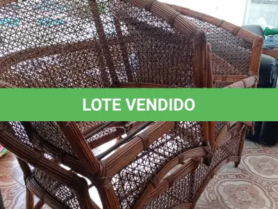 LOTE 244 - 03 CADEIRAS EM FIBRA SINTÉTICAS (NO ESTADO, NÃO SABEMOS SE FUNCIONA. LEILÃO NÃO TEM GARANTIA E NEM DEVOLUÇÃO).
