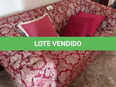 LOTE 121 - 01 SOFÁ 02 LUGARES (NO ESTADO, NÃO SABEMOS SE FUNCIONA. LEILÃO NÃO TEM GARANTIA E NEM DEVOLUÇÃO).
