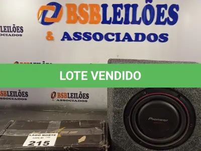 LOTE 215 - 01 AUTO FALANTE PIONEER DE 10’ COM CAIXA E 02 AUTO FALANTES DE PORTA ZETA (NO ESTADO, NÃO SABEMOS SE FUNCIONA. LEILÃO NÃO TEM GARANTIA E NEM DEVOLUÇÃO).