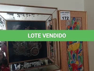 LOTE 172 - 02 QUADROS DECORATIVOS (NO ESTADO, NÃO SABEMOS SE FUNCIONA. LEILÃO NÃO TEM GARANTIA E NEM DEVOLUÇÃO).