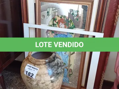LOTE 182 - 01 LOTE COM 02 MOLDURAS ,01 QUADRO DECORATIVO E 01 JARRO. (NO ESTADO, NÃO SABEMOS SE FUNCIONA. LEILÃO NÃO TEM GARANTIA E NEM DEVOLUÇÃO).
