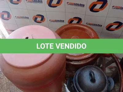 LOTE 194 - 02 PANELAS DE BARRO E 01 FILTRO DE BARRO (NO ESTADO, NÃO SABEMOS SE FUNCIONA. LEILÃO NÃO TEM GARANTIA E NEM DEVOLUÇÃO).
