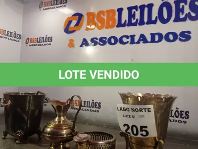 LOTE 205 - 01 LOTE COM ARTIGOS PARA DECORAÇÃO (NO ESTADO, NÃO SABEMOS SE FUNCIONA. LEILÃO NÃO TEM GARANTIA E NEM DEVOLUÇÃO).