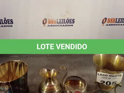 LOTE 205 - 01 LOTE COM ARTIGOS PARA DECORAÇÃO (NO ESTADO, NÃO SABEMOS SE FUNCIONA. LEILÃO NÃO TEM GARANTIA E NEM DEVOLUÇÃO).