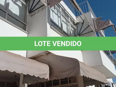 LOTE 271 - 06 TOLDOS PARA JANELA SENDO 02 INTEIROS (NO ESTADO, NÃO SABEMOS SE FUNCIONA. LEILÃO NÃO TEM GARANTIA E NEM DEVOLUÇÃO).