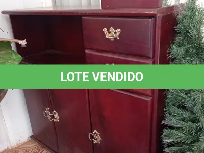 LOTE 237 - 01 BARZINHO EM MADEIRA (NO ESTADO, NÃO SABEMOS SE FUNCIONA. LEILÃO NÃO TEM GARANTIA E NEM DEVOLUÇÃO).
