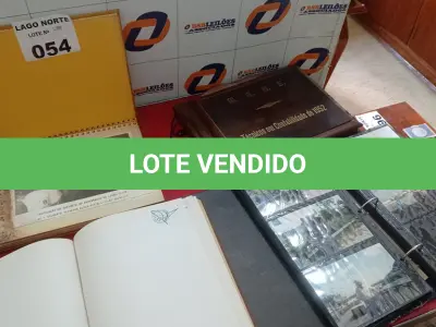 LOTE 054 - 01 LOTE COM ÁLBUNS COM FOTOS ANTIGOS (NO ESTADO, NÃO SABEMOS SE FUNCIONA. LEILÃO NÃO TEM GARANTIA E NEM DEVOLUÇÃO).