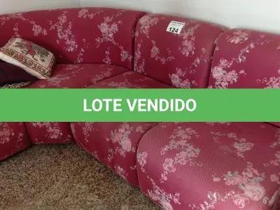 LOTE 124 - 01 SOFÁ DE CANTO A CANTO 10 LUGARES (NO ESTADO, NÃO SABEMOS SE FUNCIONA. LEILÃO NÃO TEM GARANTIA E NEM DEVOLUÇÃO). 