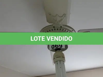 LOTE 069 - 01 VENTILADOR DE TETO (NO ESTADO, NÃO SABEMOS SE FUNCIONA. LEILÃO NÃO TEM GARANTIA E NEM DEVOLUÇÃO).