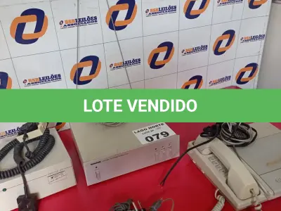 LOTE 079 - 01 CENTRAL TELEFÔNICA ,01 TELEFONE ANTIGO E 01 ESTABILIZADOR PARA TELEFONE (NO ESTADO, NÃO SABEMOS SE FUNCIONA. LEILÃO NÃO TEM GARANTIA E NEM DEVOLUÇÃO).