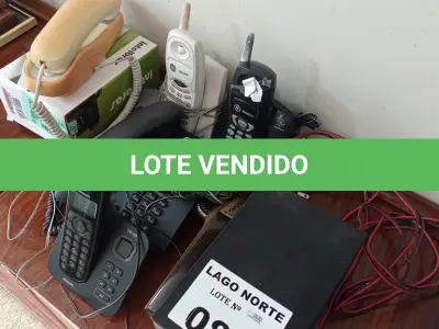 LOTE 085 - 01 TOCA FITA CASSETE STEREO CR30 ANTIGO (NO ESTADO, NÃO SABEMOS SE FUNCIONA. LEILÃO NÃO TEM GARANTIA E NEM DEVOLUÇÃO).
