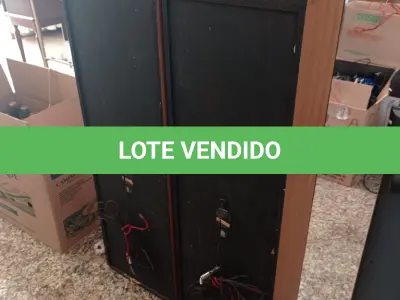 LOTE 209 - 01 LOTE COM CAIXAS DE SOM (NO ESTADO, NÃO SABEMOS SE FUNCIONA. LEILÃO NÃO TEM GARANTIA E NEM DEVOLUÇÃO).