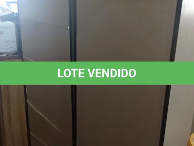LOTE 065 - 02 ARQUIVOS EM MADEIRA COM 04 GAVETAS CADA. (NO ESTADO, LEILÃO NÃO TEM GARANTIA E NEM DEVOLUÇÃO, SUJEITO A POSSÍVEIS AVARIAS VISÍVEIS/OCULTAS E/OU AUSÊNCIA DE COMPONENTES).