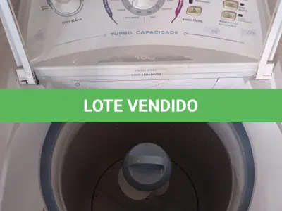 LOTE 002 - 01 MÁQUINA DE LAVAR ROUPAS MARCA ELECTROLUX CAP 10KG 220V. (NO ESTADO, LEILÃO NÃO TEM GARANTIA E NEM DEVOLUÇÃO, SUJEITO A POSSÍVEIS AVARIAS VISÍVEIS/OCULTAS E/OU AUSÊNCIA DE COMPONENTES).