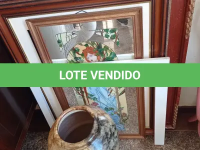 LOTE 182 - 01 LOTE COM 02 MOLDURAS ,01 QUADRO DECORATIVO E 01 JARRO. (NO ESTADO, NÃO SABEMOS SE FUNCIONA. LEILÃO NÃO TEM GARANTIA E NEM DEVOLUÇÃO).