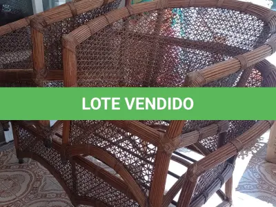 LOTE 244 - 03 CADEIRAS EM FIBRA SINTÉTICAS (NO ESTADO, NÃO SABEMOS SE FUNCIONA. LEILÃO NÃO TEM GARANTIA E NEM DEVOLUÇÃO).