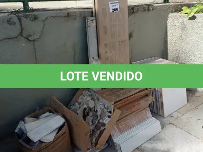 LOTE 285 - 01 LOTE COM CERÂMICAS DIVERSAS E RODAPÉS (NO ESTADO, NÃO SABEMOS SE FUNCIONA. LEILÃO NÃO TEM GARANTIA E NEM DEVOLUÇÃO).