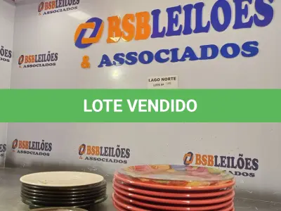 LOTE 135 - 06 PRATOS VERMELHOS E 07 PRATOS DE SOBREMESA (NO ESTADO, NÃO SABEMOS SE FUNCIONA. LEILÃO NÃO TEM GARANTIA E NEM DEVOLUÇÃO).