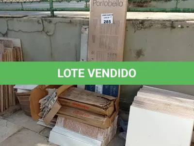 LOTE 285 - 01 LOTE COM CERÂMICAS DIVERSAS E RODAPÉS (NO ESTADO, NÃO SABEMOS SE FUNCIONA. LEILÃO NÃO TEM GARANTIA E NEM DEVOLUÇÃO).
