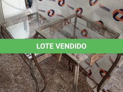 LOTE 191 -  02 APARADORES COM TAMPO DE VIDRO (NO ESTADO, NÃO SABEMOS SE FUNCIONA. LEILÃO NÃO TEM GARANTIA E NEM DEVOLUÇÃO).