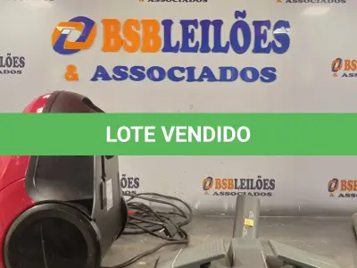 LOTE 151 - 01 ASPIRADOR DE PÓ ELETROLUX  220 VOLTS (NO ESTADO, NÃO SABEMOS SE FUNCIONA. LEILÃO NÃO TEM GARANTIA E NEM DEVOLUÇÃO).