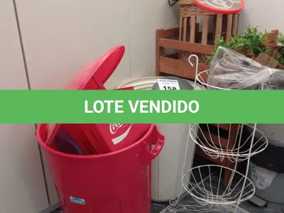 LOTE 158 - 01 LOTE COM FRUTEIRAS E CESTOS DE PLÁSTICO (NO ESTADO, NÃO SABEMOS SE FUNCIONA. LEILÃO NÃO TEM GARANTIA E NEM DEVOLUÇÃO).