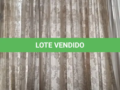 LOTE 131 - 01 LOTE COM CORTINA (NO ESTADO, NÃO SABEMOS SE FUNCIONA. LEILÃO NÃO TEM GARANTIA E NEM DEVOLUÇÃO).