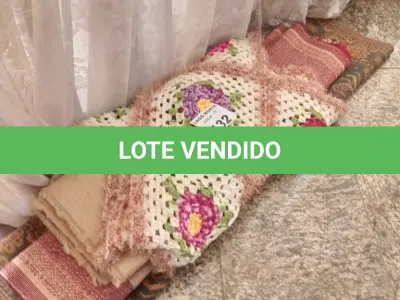 LOTE 132 - 04 TAPETES DIVERSOS (NO ESTADO, NÃO SABEMOS SE FUNCIONA. LEILÃO NÃO TEM GARANTIA E NEM DEVOLUÇÃO).