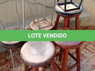 LOTE 269 - 08 BANQUETAS ALTAS (NO ESTADO, NÃO SABEMOS SE FUNCIONA. LEILÃO NÃO TEM GARANTIA E NEM DEVOLUÇÃO).