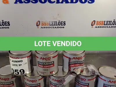 LOTE 059 - 08 LATAS DE COLA PLÁSTICA ANJO. (NO ESTADO, LEILÃO NÃO TEM GARANTIA E NEM DEVOLUÇÃO, SUJEITO A POSSÍVEIS AVARIAS VISÍVEIS/OCULTAS E/OU AUSÊNCIA DE COMPONENTES).