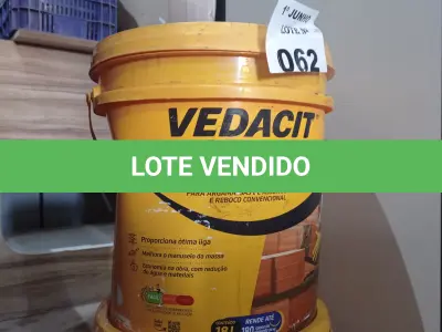 LOTE 062 - 01 BALDE DE VEDALIT, ADITIVO PLASTIFICANTE PARA ARGAMASSAS DE ASSENTAMENTO E REBOCO CONVENCIONAL E 01 BALDE DE ADITIVO IMPERMEABILIZANTE PARA CONCRETOS E ARGAMASSAS 18L. (NO ESTADO, LEILÃO NÃO TEM GARANTIA E NEM DEVOLUÇÃO, SUJEITO A POSSÍVEIS AVARIAS VISÍVEIS/OCULTAS E/OU AUSÊNCIA DE COMPONENTES).