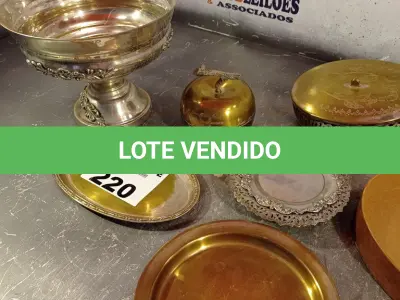 LOTE 220 - 01 LOTE COM ARTIGOS PARA DECORAÇÃO (NO ESTADO, NÃO SABEMOS SE FUNCIONA. LEILÃO NÃO TEM GARANTIA E NEM DEVOLUÇÃO).