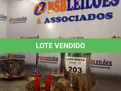 LOTE 203 - 01 LOTE COM ARTIGOS DE DECORAÇÃO (NO ESTADO, NÃO SABEMOS SE FUNCIONA. LEILÃO NÃO TEM GARANTIA E NEM DEVOLUÇÃO).