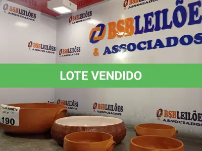 LOTE 190 - 01 LOTE C/PANELAS DE BARRO (NO ESTADO, NÃO SABEMOS SE FUNCIONA. LEILÃO NÃO TEM GARANTIA E NEM DEVOLUÇÃO).