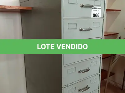 LOTE 066 - 01 ARQUIVO DE AÇO 8 GAVETAS (NO ESTADO, NÃO SABEMOS SE FUNCIONA. LEILÃO NÃO TEM GARANTIA E NEM DEVOLUÇÃO).