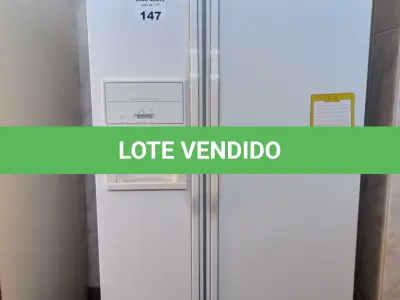LOTE 147 - 01 GELADEIRA BOSCH 02 PORTAS 127 VOLTS (NO ESTADO, NÃO SABEMOS SE FUNCIONA. LEILÃO NÃO TEM GARANTIA E NEM DEVOLUÇÃO). 