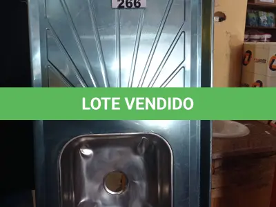 LOTE 266 - 01 PIA EM AÇO INOX CIMENTADA MEDINDO 1,60M X 0,53CM. (NO ESTADO, LEILÃO NÃO TEM GARANTIA E NEM DEVOLUÇÃO, SUJEITO A POSSÍVEIS AVARIAS VISÍVEIS/OCULTAS E/OU AUSÊNCIA DE COMPONENTES).