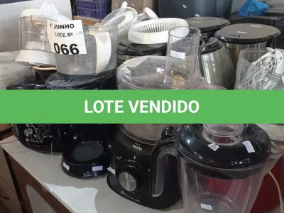 LOTE 066 - 01 LOTE COM VÁRIAS PANELAS ELÉTRICAS, EXTRATORES DE SUCOS, CAFETEIRAS E LIQUIDIFICADORES MARCAS E MODELOS DIVERSOS PARA RETIRADA DE PEÇAS. (NO ESTADO, LEILÃO NÃO TEM GARANTIA E NEM DEVOLUÇÃO, SUJEITO A POSSÍVEIS AVARIAS VISÍVEIS/OCULTAS E/OU AUSÊNCIA DE COMPONENTES).
