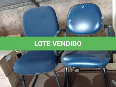 LOTE 154 - 02 CADEIRAS DE ESCRITÓRIO COM BASES FIXAS. (NO ESTADO, LEILÃO NÃO TEM GARANTIA E NEM DEVOLUÇÃO, SUJEITO A POSSÍVEIS AVARIAS VISÍVEIS/OCULTAS E/OU AUSÊNCIA DE COMPONENTES).