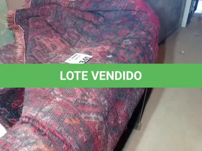 LOTE 340 - 01 TAPETE. (NO ESTADO, LEILÃO NÃO TEM GARANTIA E NEM DEVOLUÇÃO, SUJEITO A POSSÍVEIS AVARIAS VISÍVEIS/OCULTAS E/OU AUSÊNCIA DE COMPONENTES).