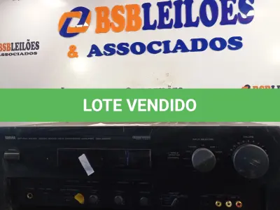 LOTE 363 - 01 RECEIVER MARCA YAMAHA 120V. (NO ESTADO, LEILÃO NÃO TEM GARANTIA E NEM DEVOLUÇÃO, SUJEITO A POSSÍVEIS AVARIAS VISÍVEIS/OCULTAS E/OU AUSÊNCIA DE COMPONENTES).
