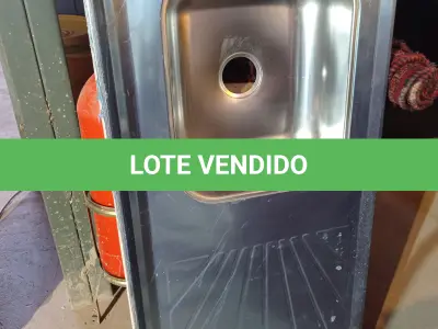 LOTE 337 - 01 PIA EM AÇO INOX CIMENTADA MEDINDO 1,50M X 0,53CM. (NO ESTADO, LEILÃO NÃO TEM GARANTIA E NEM DEVOLUÇÃO, SUJEITO A POSSÍVEIS AVARIAS VISÍVEIS/OCULTAS E/OU AUSÊNCIA DE COMPONENTES).