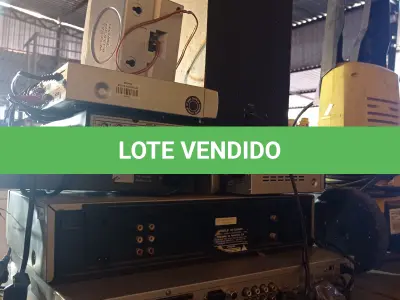 LOTE 342 - 03 APARELHOS DE DVD, 01 VIDEOCASSETE, 01 DVR, 01 SWITCH 24 PORTAS E 01 02 CAIXAS DE SOM MARCAS E MODELOS DIVERSOS. (NO ESTADO, LEILÃO NÃO TEM GARANTIA E NEM DEVOLUÇÃO, SUJEITO A POSSÍVEIS AVARIAS VISÍVEIS/OCULTAS E/OU AUSÊNCIA DE COMPONENTES).