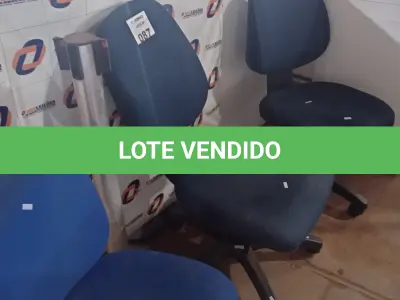 LOTE 087 - 03 CADEIRAS DE ESCRITÓRIO COM BASE GIRATÓRIA. (NO ESTADO, LEILÃO NÃO TEM GARANTIA E NEM DEVOLUÇÃO, SUJEITO A POSSÍVEIS AVARIAS VISÍVEIS/OCULTAS E/OU AUSÊNCIA DE COMPONENTES).