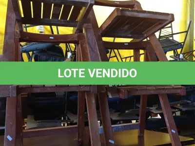 LOTE 397 - 04 CADEIRAS DOBRÁVEIS EM MADEIRA (NO ESTADO, LEILÃO NÃO TEM GARANTIA E NEM DEVOLUÇÃO, SUJEITO A POSSÍVEIS AVARIAS VISÍVEIS/OCULTAS E/OU AUSÊNCIA DE COMPONENTES).