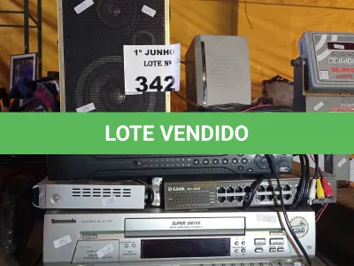 LOTE 342 - 03 APARELHOS DE DVD, 01 VIDEOCASSETE, 01 DVR, 01 SWITCH 24 PORTAS E 01 02 CAIXAS DE SOM MARCAS E MODELOS DIVERSOS. (NO ESTADO, LEILÃO NÃO TEM GARANTIA E NEM DEVOLUÇÃO, SUJEITO A POSSÍVEIS AVARIAS VISÍVEIS/OCULTAS E/OU AUSÊNCIA DE COMPONENTES).