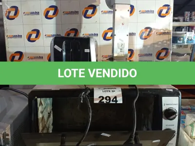 LOTE 294 - 01 CENTRIFUGA PARA SHAKES, 01 FORNO ELÉTRICO, 02 FOGÕES PORTÁTEIS, 01 BALANÇA, 01 FOGÃO DE INDUÇÃO, 01 RALADOR DE QUEIJO ELÉTRICO E 01 TORRADEIRA MARCAS E MODELOS DIVERSOS. (NO ESTADO, LEILÃO NÃO TEM GARANTIA E NEM DEVOLUÇÃO, SUJEITO A POSSÍVEIS AVARIAS VISÍVEIS/OCULTAS E/OU AUSÊNCIA DE COMPONENTES).