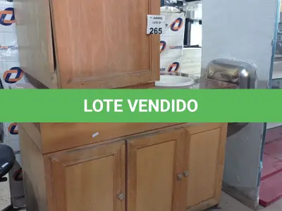 LOTE 265 - 02 BALCÕES DE MADEIRA COM TAMPOS DE MÁRMORE E 01 CUBA CADA. (NO ESTADO, LEILÃO NÃO TEM GARANTIA E NEM DEVOLUÇÃO, SUJEITO A POSSÍVEIS AVARIAS VISÍVEIS/OCULTAS E/OU AUSÊNCIA DE COMPONENTES).