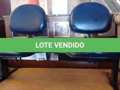 LOTE 370 - 01 LONGARINA DE 02 LUGARES. (NO ESTADO, LEILÃO NÃO TEM GARANTIA E NEM DEVOLUÇÃO, SUJEITO A POSSÍVEIS AVARIAS VISÍVEIS/OCULTAS E/OU AUSÊNCIA DE COMPONENTES).